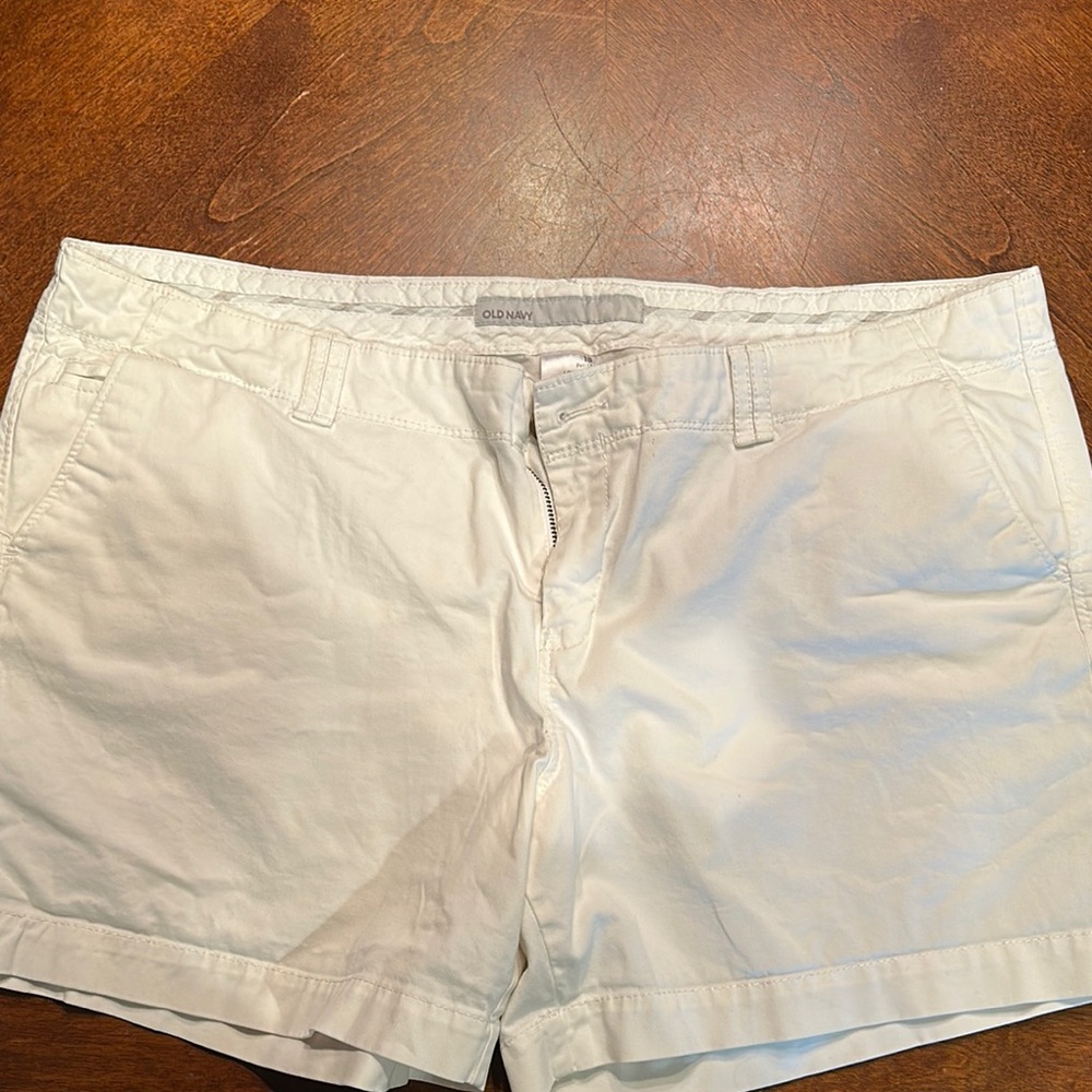 Old Navy Women's Cream Shorts